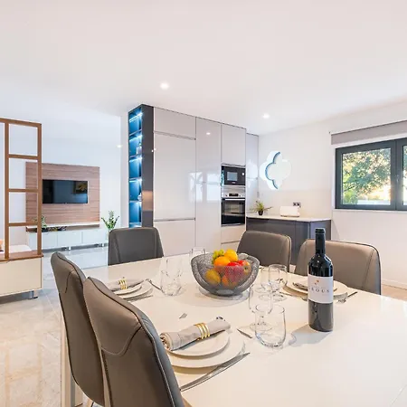 Old Town Charm * Αλμπουφέιρα